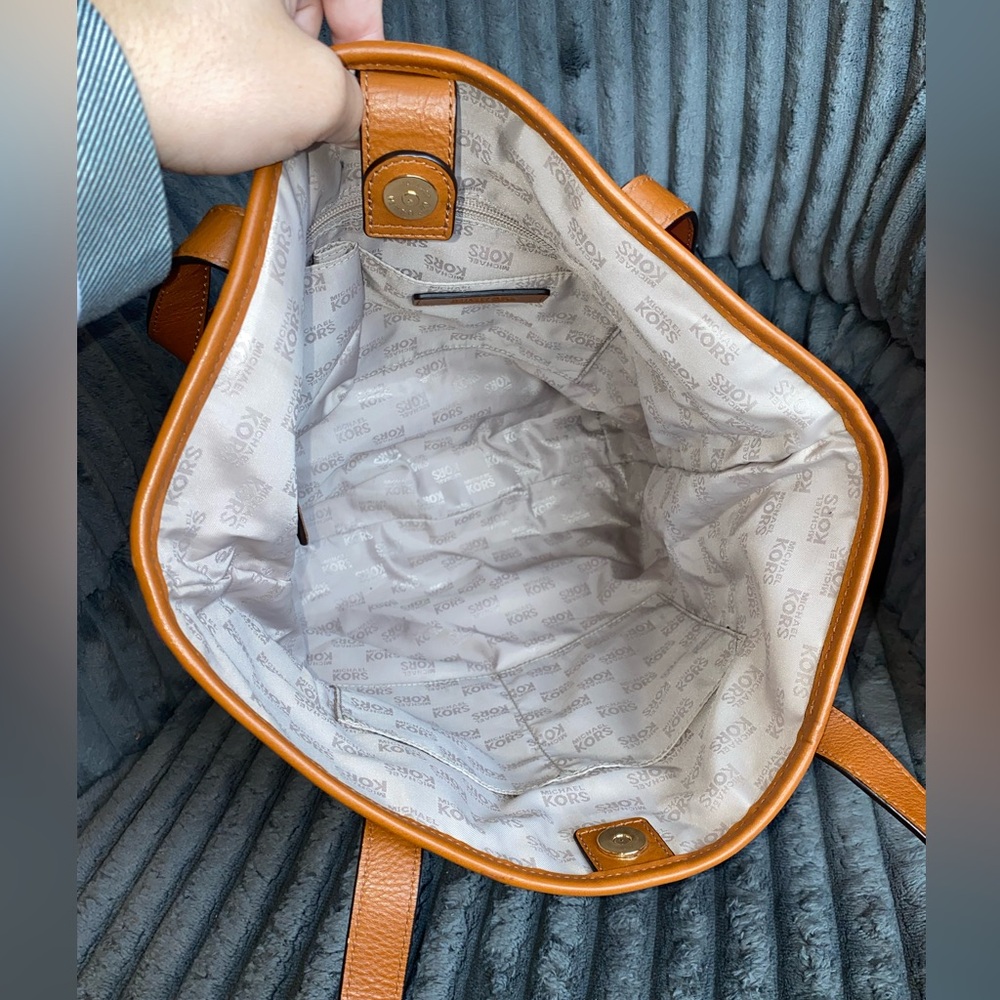 Michael Kors pink shoulder bag - Picture 4 of 11